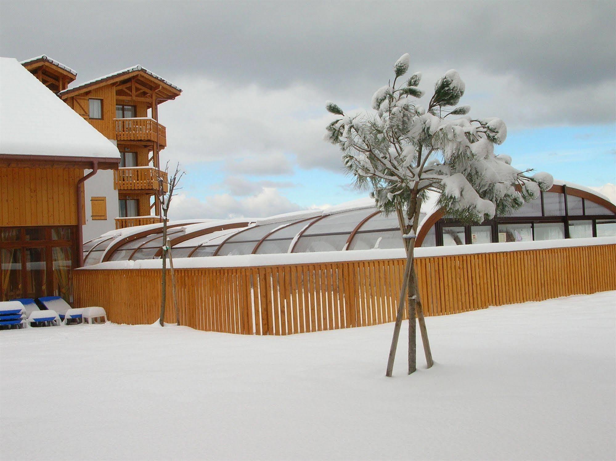 Residence Odalys Les Chalets D'Evian Exterior photo